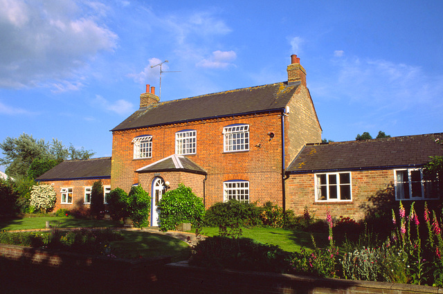 Bradwell Village House