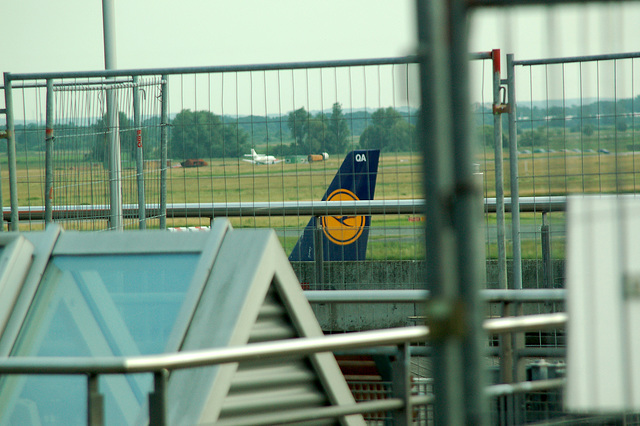 Das Flugzeug begibt sich zur Abflugbahn!