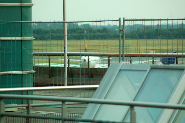 Das Flugzeug begibt sich zur Abflugbahn!