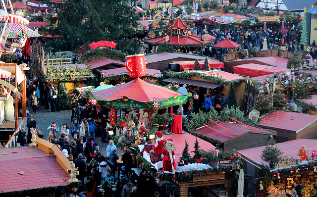 2013-128-23 86 Striezelmarkt