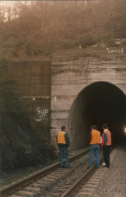 199308Ulantunnel4Up0005