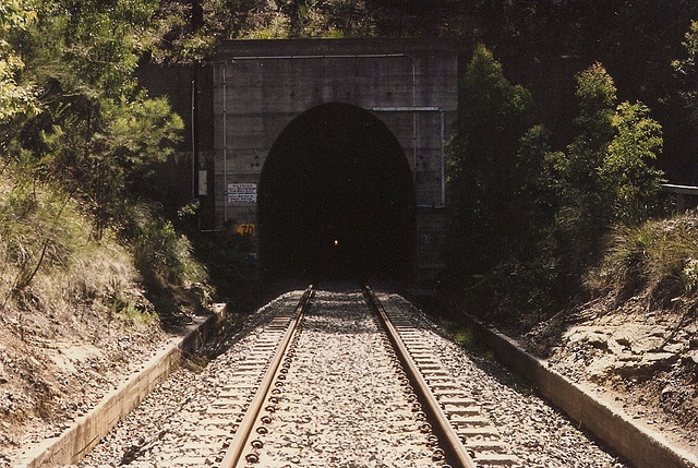 199802BylongTunnel30002