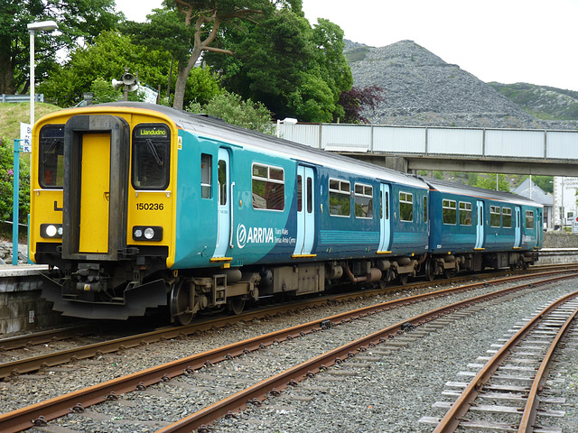 Class 150 at Blaenau Ffestiniog (2) - 3 July 2013