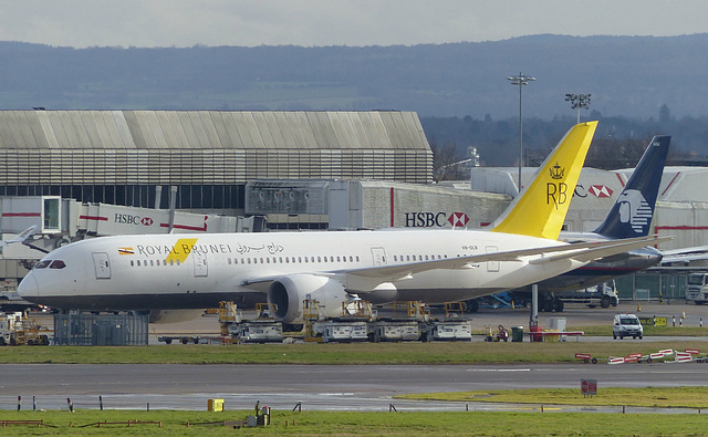 V8-DLB at Heathrow (2) - 3 March 2014