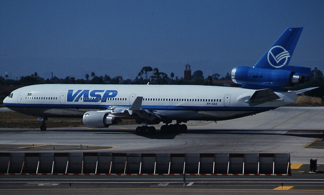 VASP McDonnell Douglas MD-11