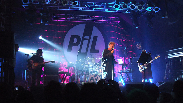 pil-EB-london-2010-12-23-2403