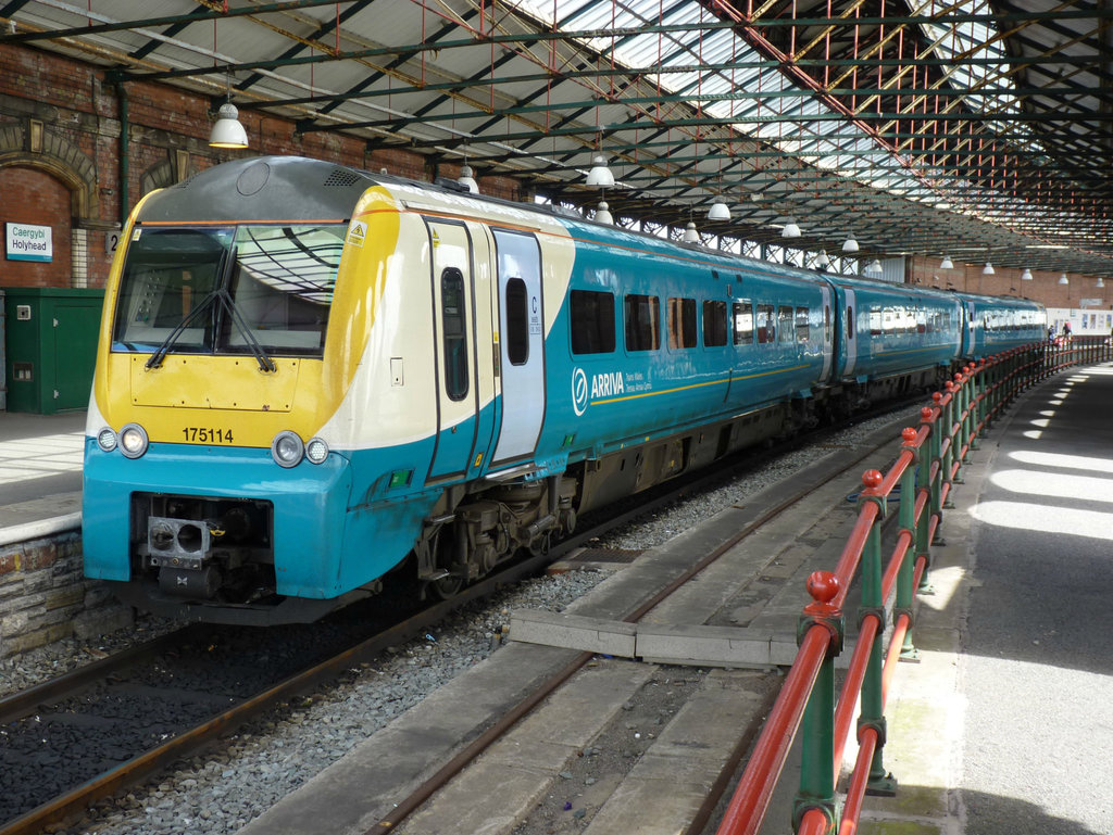 175114 at Holyhead (2) - 1 July 2013