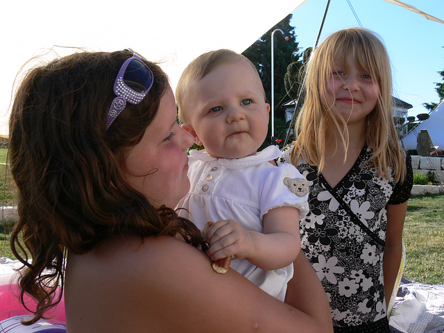 Viktoria und Sissi mit Valentina