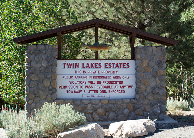 Bridgeport Twin Lakes (0305)