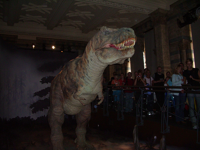 Natural History Museum: T-Rex robot