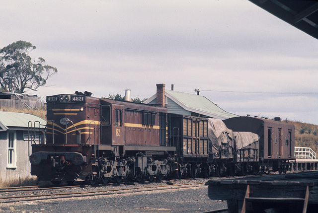 197402coomamailF1020049 197402coomamailF1020049