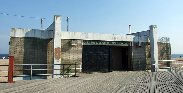 Lifeguard Station in Coney Island, June 2008