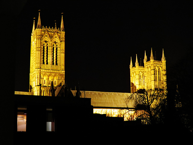 lincoln cathedral at night