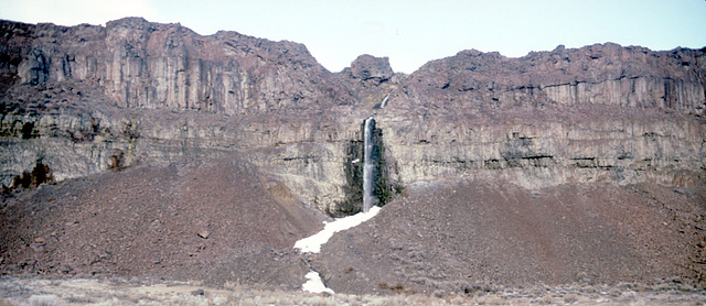 Waterfall into Frenchman Coulee.