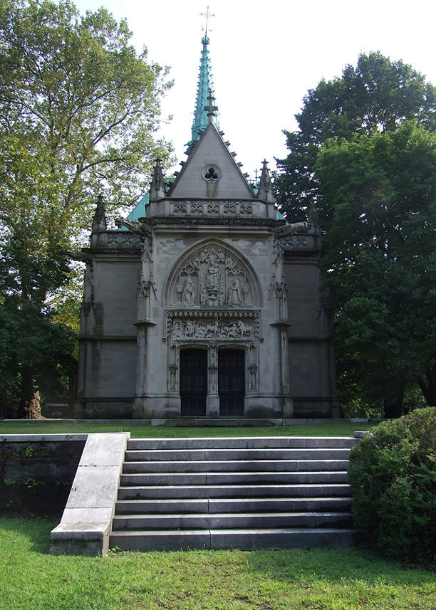 Neo-Gothic Mausoleum in Woodlawn Cemetery, August 2008