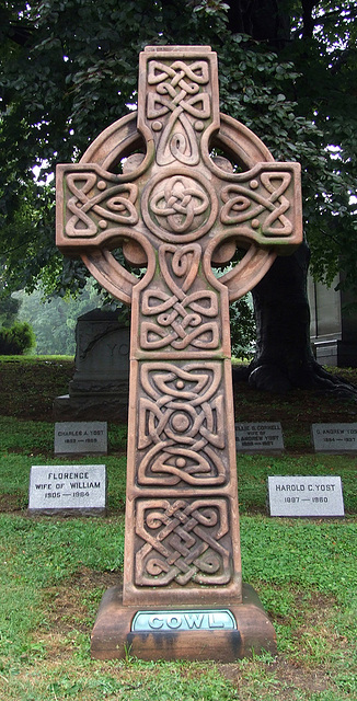 Celtic Cross Grave Marker in Woodlawn Cemetery, August 2008