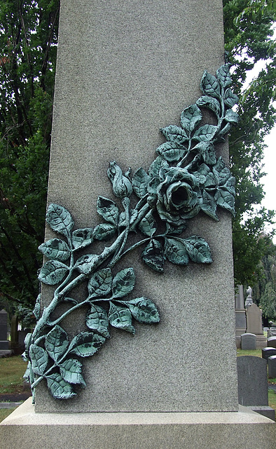 Detail of the Floral Cross Grave Monument in Woodlawn Cemetery, August 2008