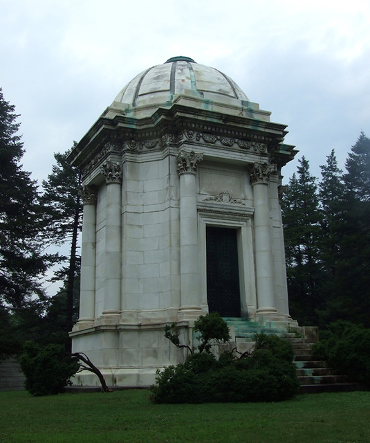 A Mausoleum in Woodlawn Cemetery, August 2008