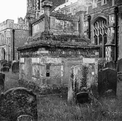 Interesting tomb in Southwold churchyard (1)