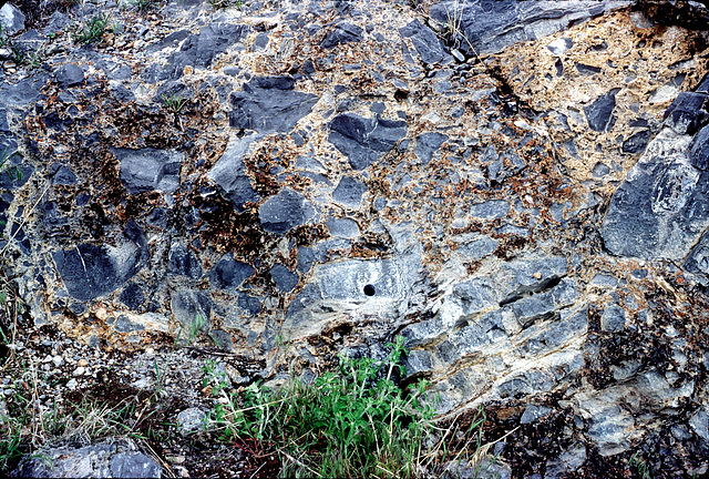 16-ls_breccia&chert_cement