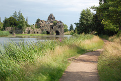 Laŭ la parkplano: La Ŝtono (Laut Parkplan: Der Stein)