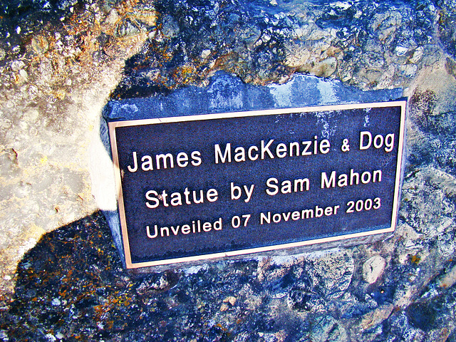 Plaque under statue at Fairlie