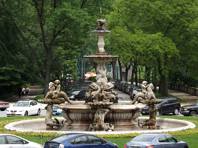 Fountain in the Bronx Zoo, May 2012