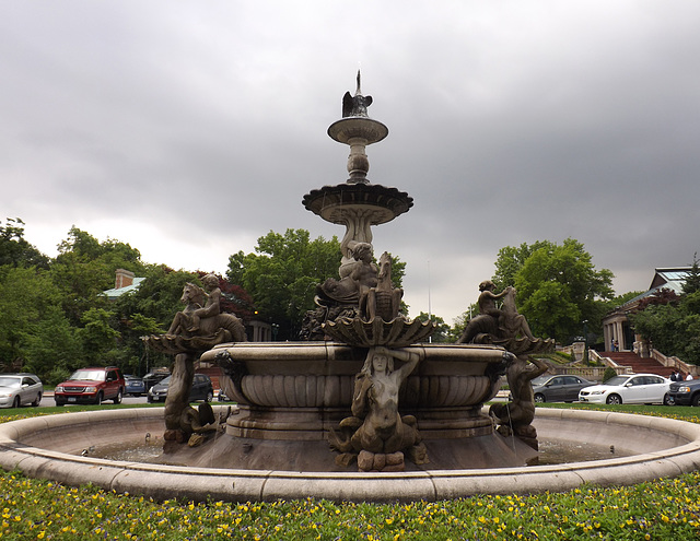 Fountain in the Bronx Zoo, May 2012