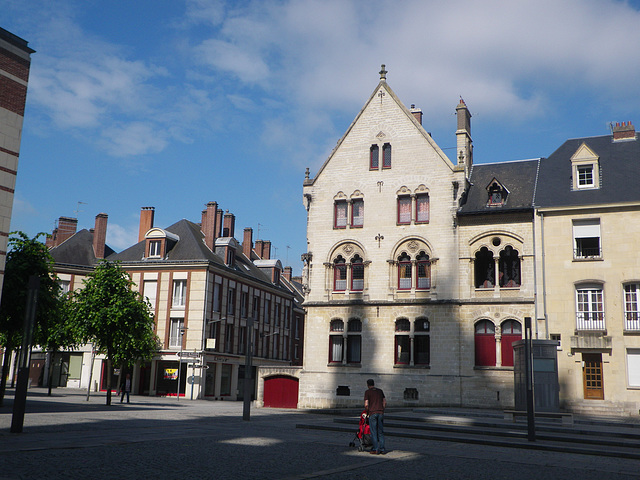 Amiens : place de la cathédrale, 1