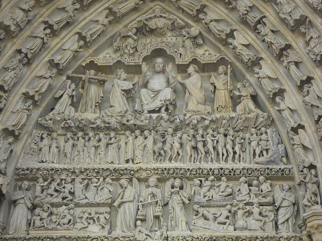 Amiens, fronton de la cathédrale.