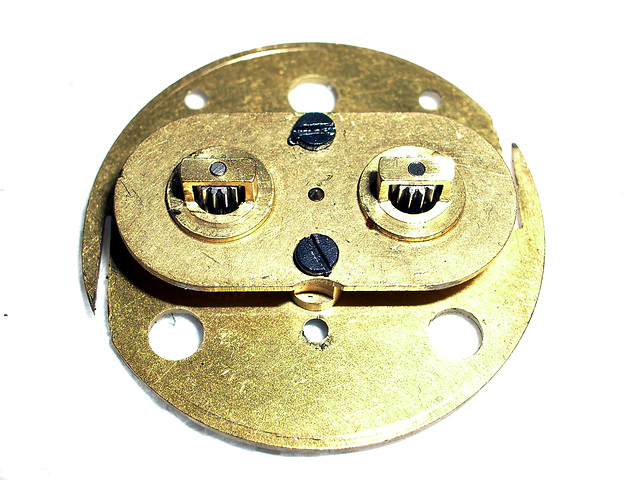 Dial caliper mechanism