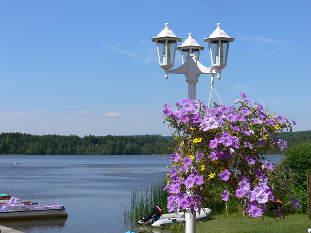 Neubäu am See