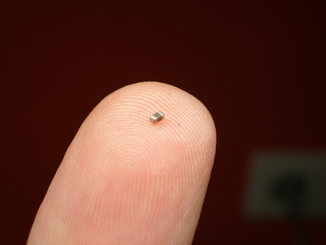 Tiny SMD capacitor