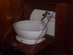 MF - Ablution time; fitted washbasin