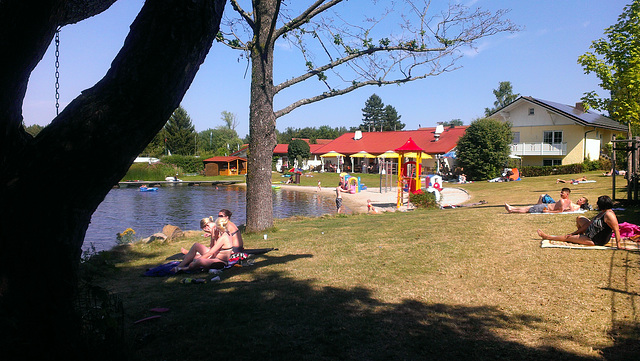 Neubäu am See