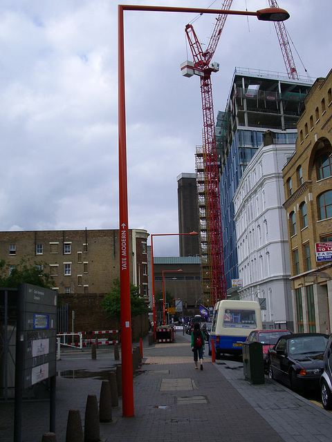 Walking towards Tate Modern