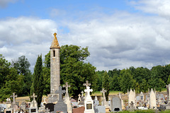 Lanterne des morts (XIIIe S.) du cimetière de Château-Larcher - Vienne