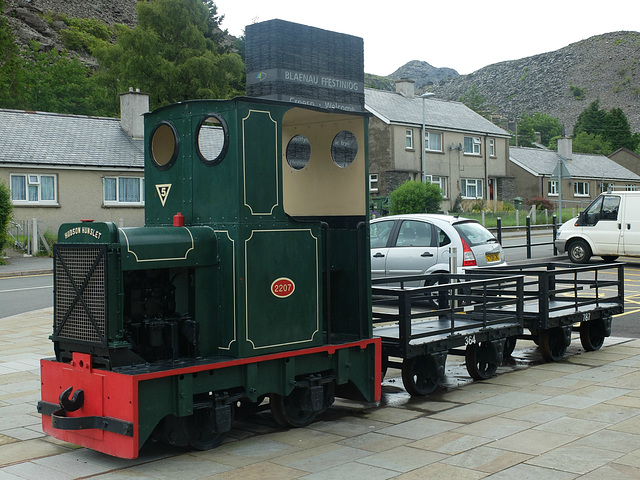 Hudson Hunslet 2207 (1) - 3 July 2013