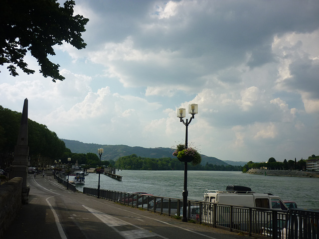 Le Rhône a Tournon