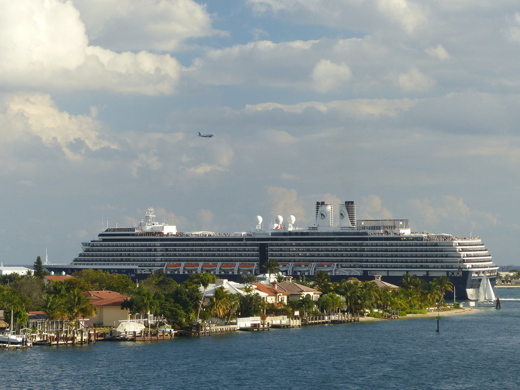 Westerdam leaving Port Everglades - 25 January 2014