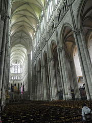 La cathédrale : nef.