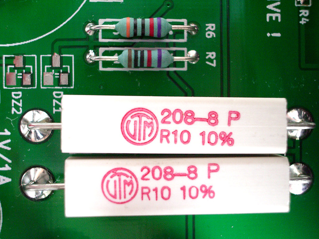 Shunt + precision voltage divider