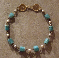 Gold Necklace with Pearls and Stones of Emerald Plasma in the Metropolitan Museum of Art, January 2010