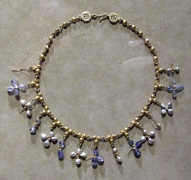 Byzantine Necklace with Pendant Crosses in the Metropolitan Museum of Art, December 2010