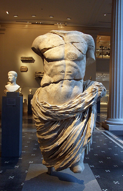 Marble Statue of a Member of the Imperial Family in the Metropolitan Museum of Art, July 2007