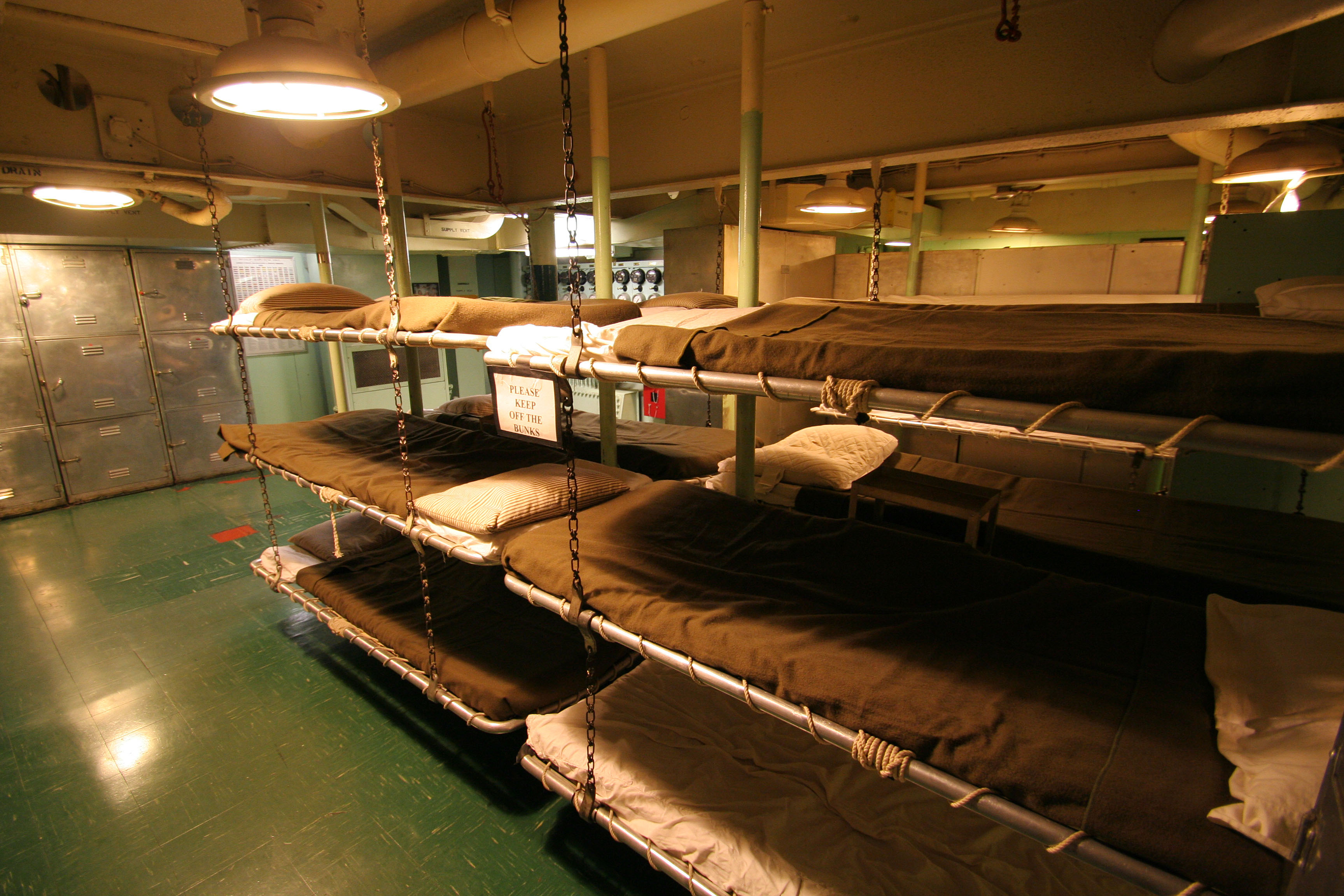 USS Hornet (2850)