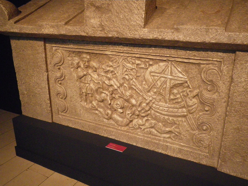 Belgrade, musée national : sarcophage représentant l'histoire de Jonas