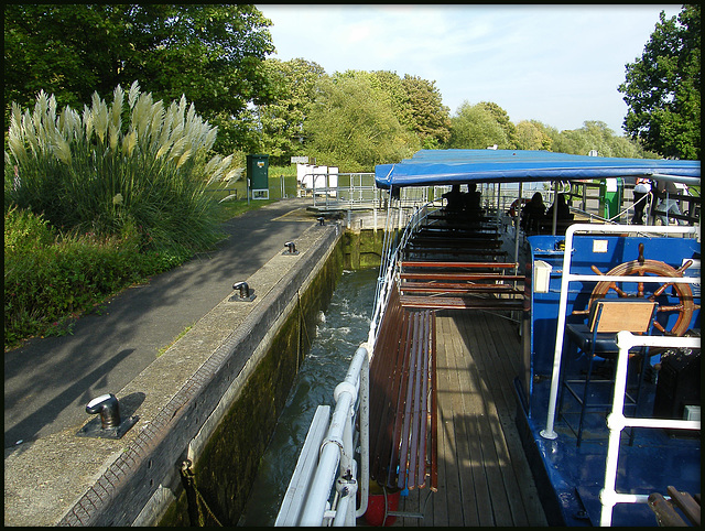 Salters Steamer in Abingdon Lock