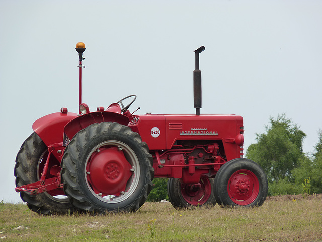 Tractors at Netley Marsh (1) - 27 July 2013