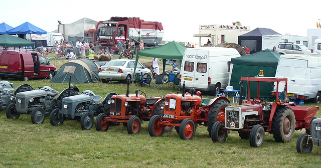 Tractors at Netley Marsh (5) - 27 July 2013